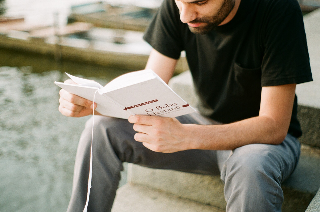 読書好きは成績が良い理由3つ 読書が勉強に絶大な与える 飽き性フロッキーの雑記 読書好きは成績が良い理由3つ 読書が勉強に絶大な与える 飽き性フロッキーの雑記